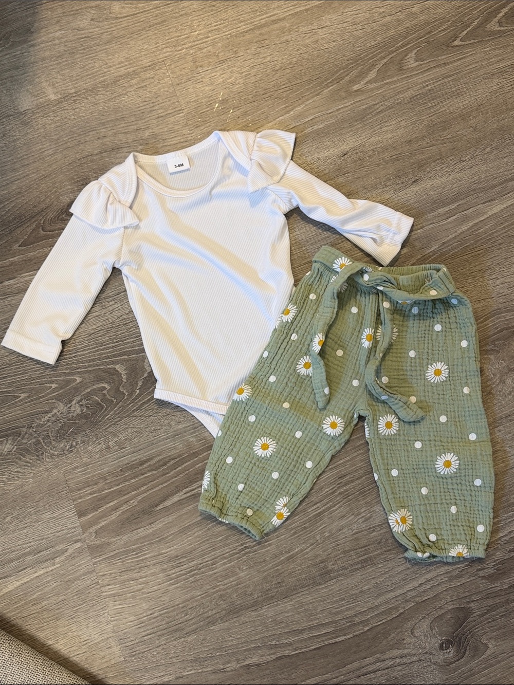 H&M White Ruffle Bodysuit with Green Daisy-Print Joggers